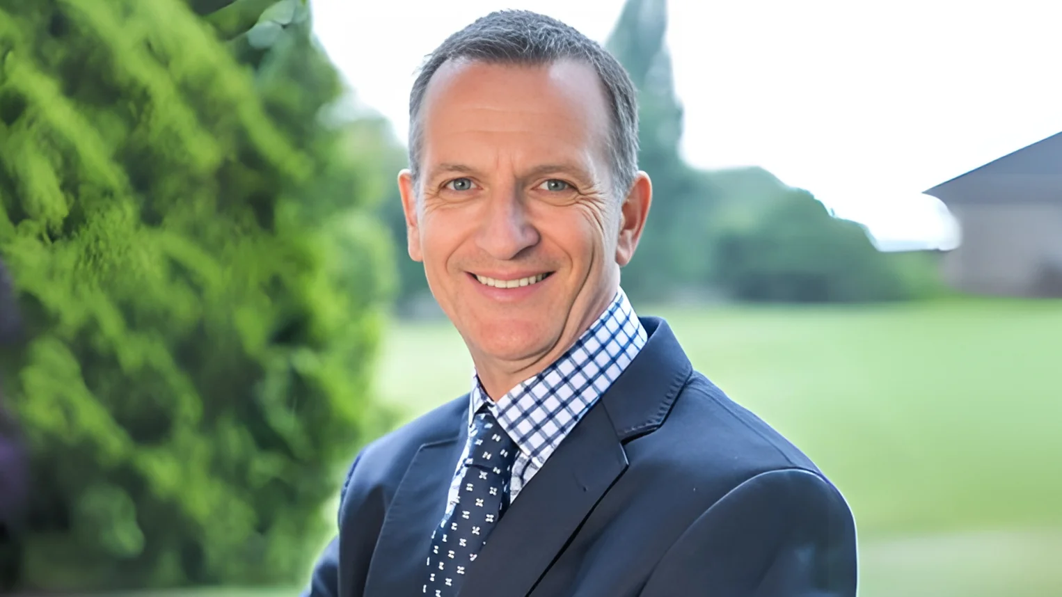 Dr Stuart Miller Senior Executive Director